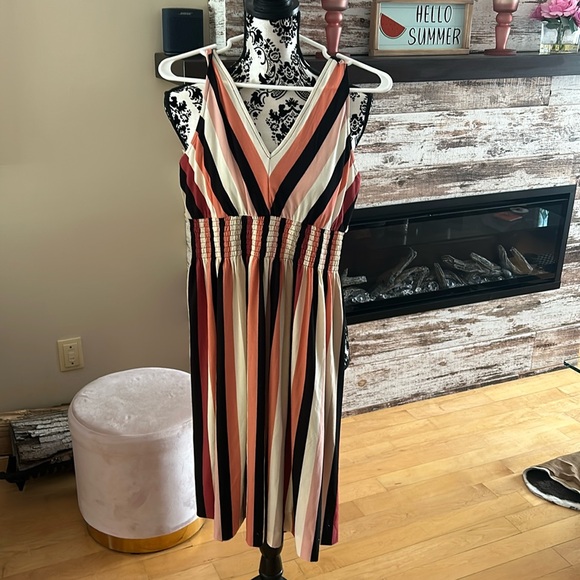 Dress - Picture 1 of 1